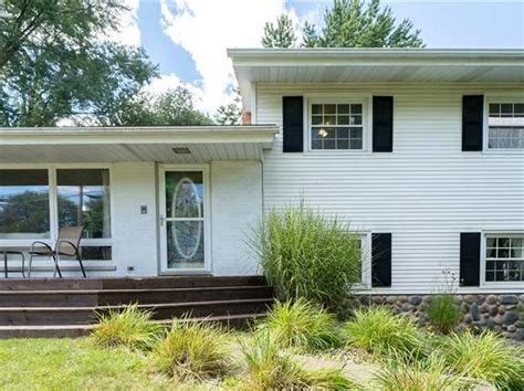 It contains 3 bedrooms and 2 bathrooms. . Jackson mi zillow